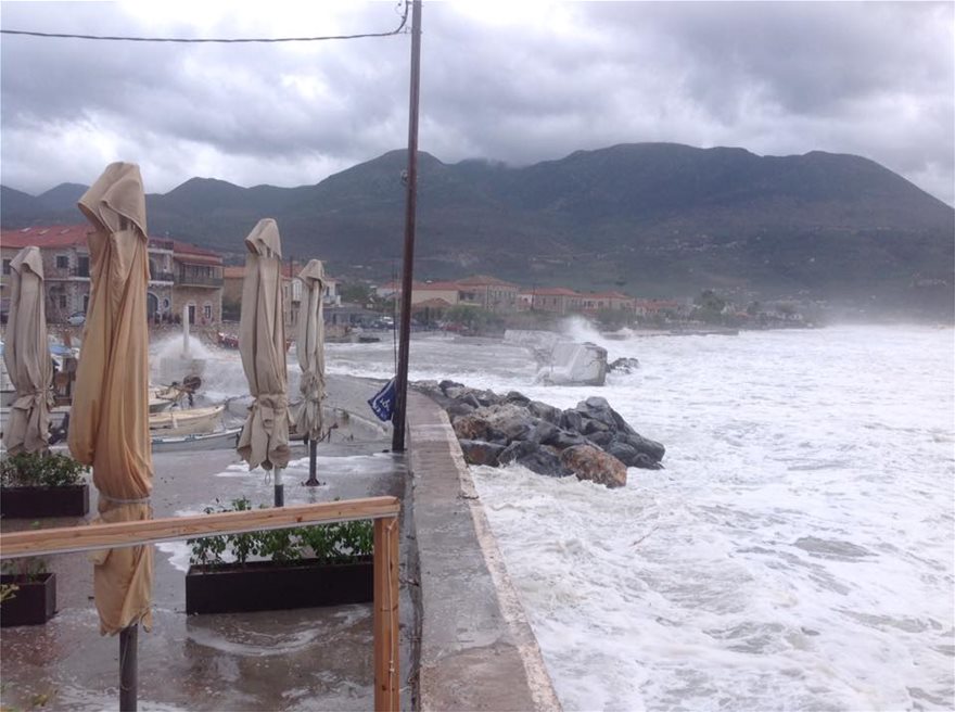 Στο έλεος του κυκλώνα «Ζορμπά» η Πελοπόννησος - Φωτογραφία 15