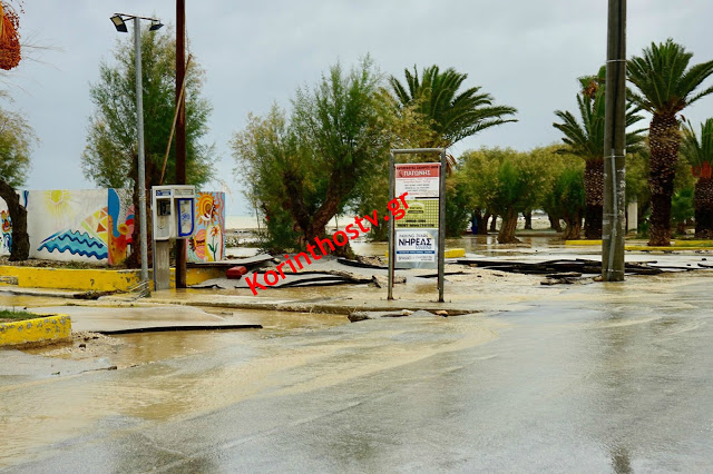 Βούλιαξε πυροσβεστικό όχημα: Πυροσβέστες κινδύνεψαν την ώρα που έκαναν απεγκλωβισμό στο Βραχάτι - Φωτογραφία 4