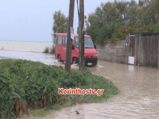 Βούλιαξε πυροσβεστικό όχημα: Πυροσβέστες κινδύνεψαν την ώρα που έκαναν απεγκλωβισμό στο Βραχάτι - Φωτογραφία 8