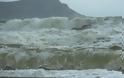 Σέρφ σε τεράστια κύματα στη Νότια Εύβοια (ΦΩΤΟ) - Φωτογραφία 7