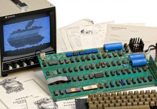 Υπολογιστής του 1976 πουλήθηκε για 375.000 δολάρια - Φωτογραφία 1