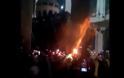 Συγκλονιστικό θαύμα: Εκατοντάδες πύρινοι σταυροί εμφανίστηκαν στην τελετή του Αγίου Φωτός - Απίστευτο βίντεο...