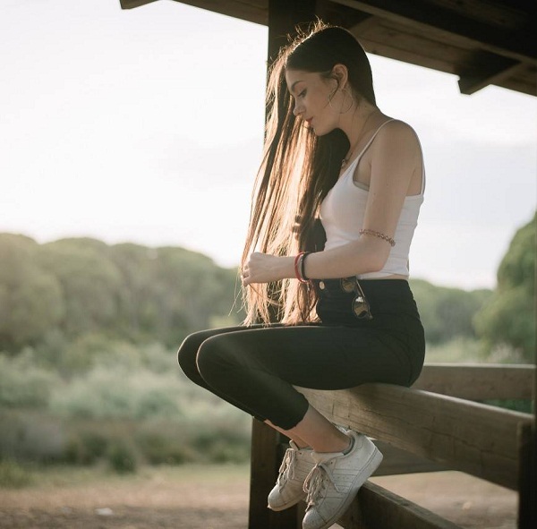 Σπαραγμός στην Κάτω Μακρυνού από τον θάνατο της 22χρονης φοιτήτριας Αλέκας Τσιλιγιάννη στα Χανιά της Κρήτης -«Να πέσει φως στα αίτια» -Σπαρακτικά είναι τα μηνύματα στο προφίλ του άτυχου κοριτσιού - Φωτογραφία 2