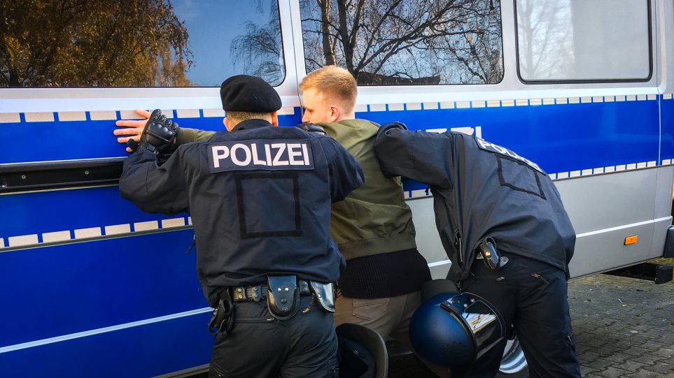 Γερμανία: Συνελήφθησαν έξι ακροδεξιοί που σχεδίαζαν τρομοκρατικές επιθέσεις - Φωτογραφία 1