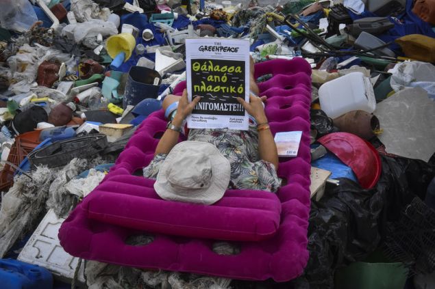 Γιατί γέμισε με σκουπίδια η Πλατεία Συντάγματος (ΦΩΤΟΓΡΑΦΙΕΣ) - Φωτογραφία 10