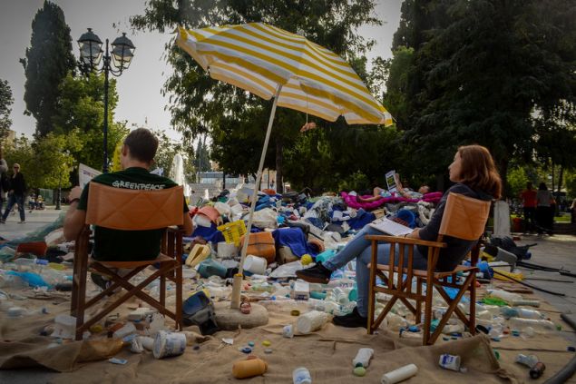 Γιατί γέμισε με σκουπίδια η Πλατεία Συντάγματος (ΦΩΤΟΓΡΑΦΙΕΣ) - Φωτογραφία 5