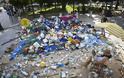 Γιατί γέμισε με σκουπίδια η Πλατεία Συντάγματος (ΦΩΤΟΓΡΑΦΙΕΣ) - Φωτογραφία 4