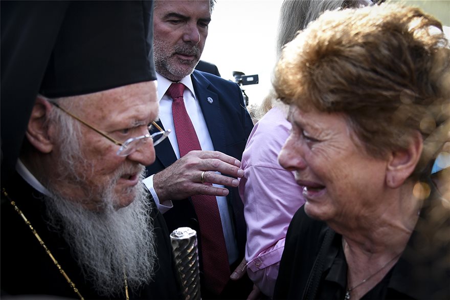 Μάτι: Τρισάγιο από τον Οικουμενικό Πατριάρχη για τα 99 θύματα της φονικής πυρκαγιάς - Φωτογραφία 5