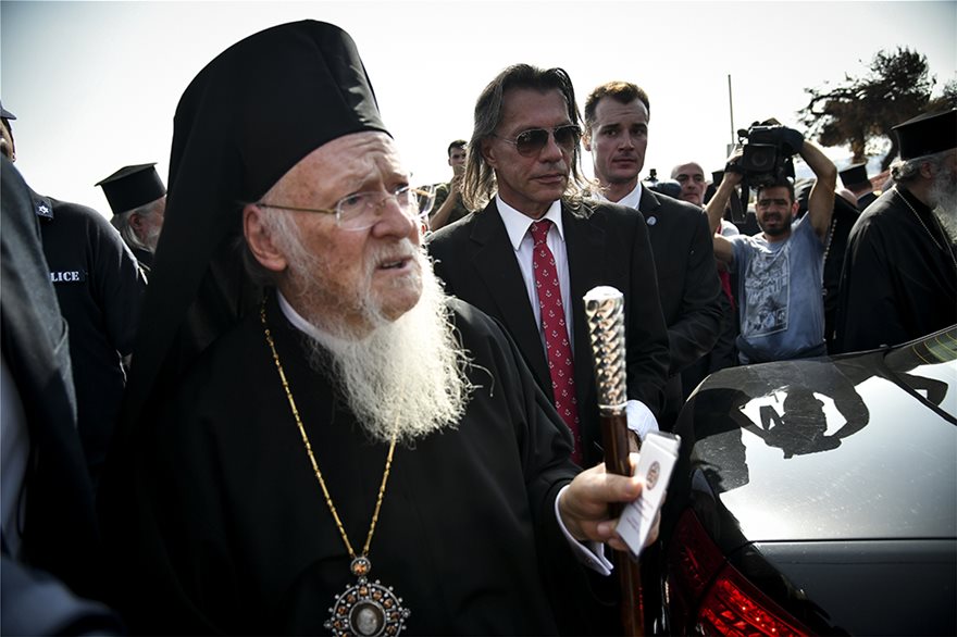 Μάτι: Τρισάγιο από τον Οικουμενικό Πατριάρχη για τα 99 θύματα της φονικής πυρκαγιάς - Φωτογραφία 7