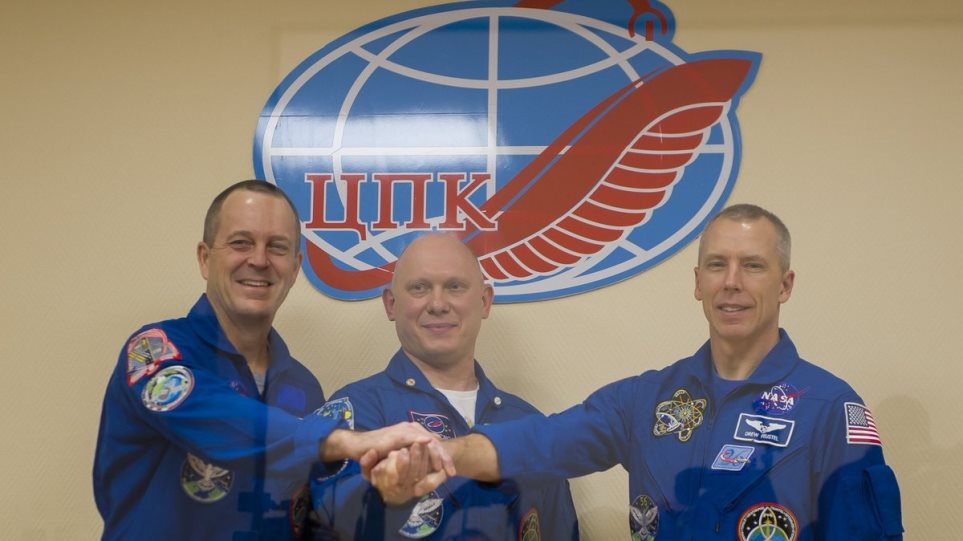 Ρωσία: Επέστρεψαν στη Γη τρεις αστροναύτες από τον Διεθνή Διαστημικό Σταθμό - Φωτογραφία 1