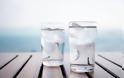 Παγωμένο νερό: Μπορεί να μας βοηθήσει στην απώλεια βάρους;
