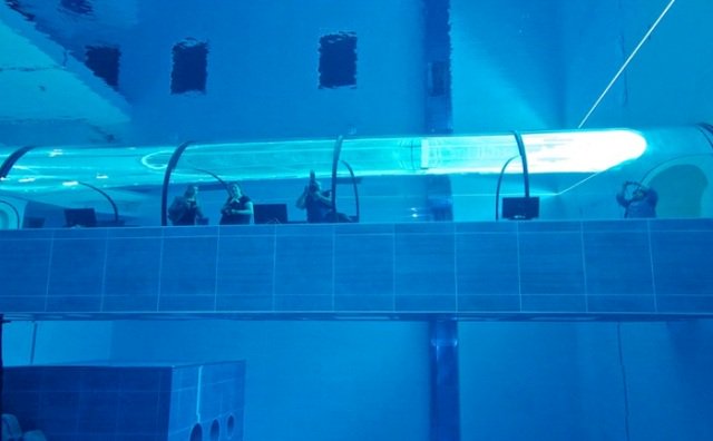 Βουτιά στην πιο βαθιά πισίνα του κόσμου [photos] - Φωτογραφία 5