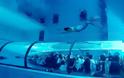Βουτιά στην πιο βαθιά πισίνα του κόσμου [photos] - Φωτογραφία 4