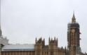 Σόδομα και Γόμορρα στο βρετανικό κοινοβούλιο! - Με εμετούς και τα προφυλακτικά