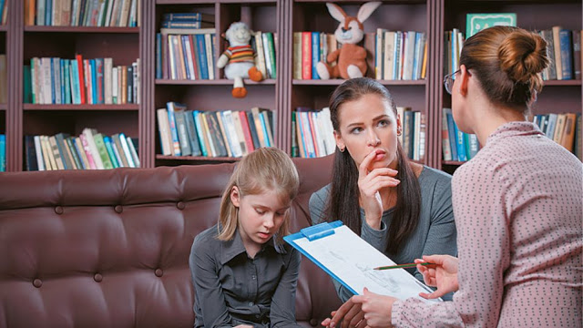 Τι πρέπει να κάνουν οι γονείς αν το παιδί τους μιλάει πολύ κατά τη διάρκεια του μαθήματος; - Φωτογραφία 1