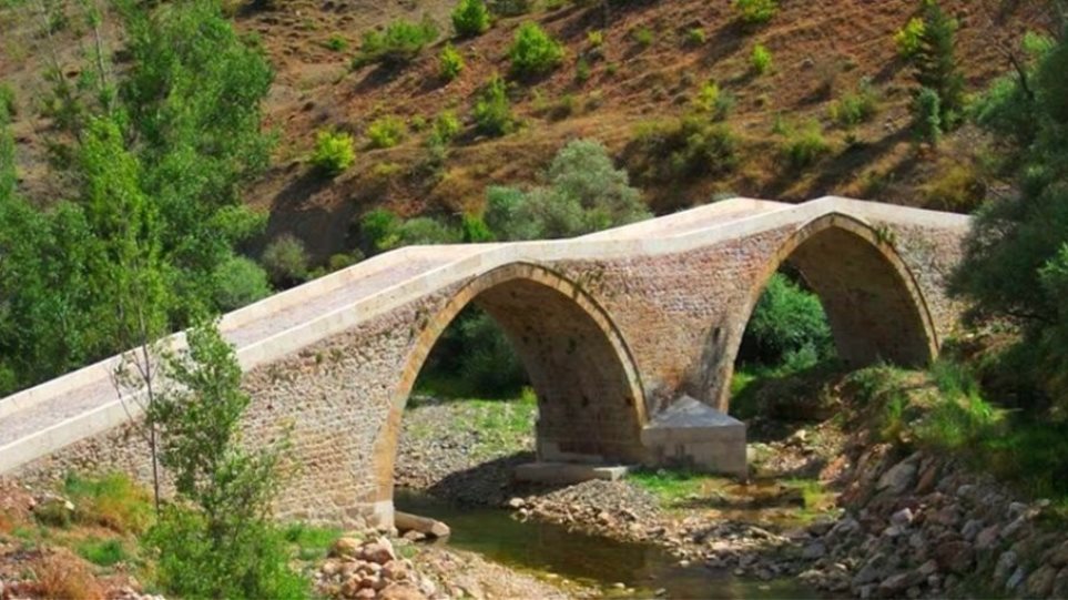 Έκλεψαν ολόκληρη γέφυρα στην Τουρκία! - Φωτογραφία 1