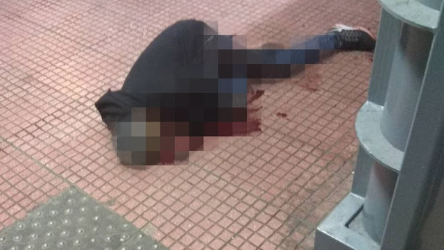 Άγρια έγκλημα στην πλατεία Βάθη: Έσφαξαν με σπασμένο μπουκάλι αλλοδαπού μπροστά στα έντρομα μάτια των περαστικών- Φώτο - Φωτογραφία 1