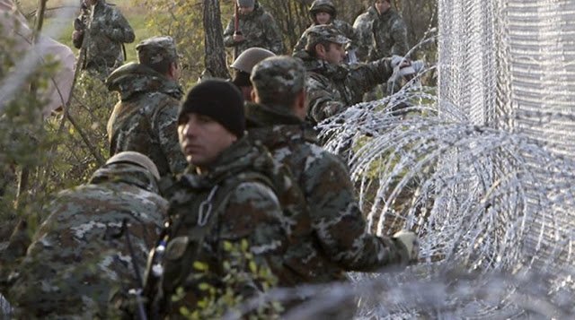 ΕΚΤΑΚΤΟ: Επεισόδιο στα σύνορα Σκοπίων-Ελλάδας – Σκοπιανοί στρατιώτες έριξαν προειδοποιητικές βολές – Συμπλοκή με μετανάστες - Φωτογραφία 2