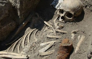 Αρχαιολόγοι στη Βουλγαρία ανακάλυψαν βαμπίρ - Φωτογραφία 1