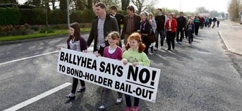 To ιρλανδικό χωριό που αντιστέκεται: Ballyhea protestors go to Frankfurt - Φωτογραφία 1