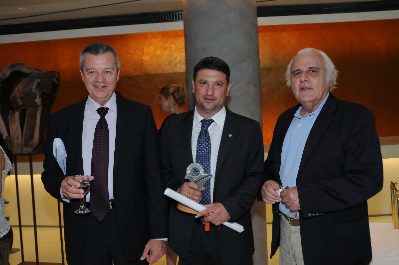 Με το A’ Bραβείο Οικόπολις 2012 τιμήθηκε ο Δήμος Βύρωνα! - Φωτογραφία 3