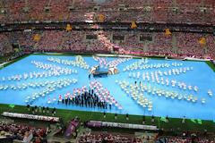 ΕΝΤΥΠΩΣΙΑΚΗ Η ΤΕΛΕΤΗ ΕΝΑΡΞΗΣ ΤΟΥ EURO 2012! (PHOTOS)