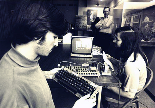 Σε δημοπρασία σπάνιος υπολογιστής του 1976 - Φωτογραφία 3