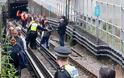 ΔΕΙΤΕ: Υδάτινος εφιάλτης στο μετρό του Λονδίνου - Φωτογραφία 4