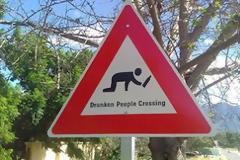 ΔΕΙΤΕ: Κατατοπιστικότατες... πινακίδες! ή μήπως όχι...