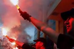 ΠΩΣ ΔΡΟΥΝ ΚΑΙ ΕΚΠΑΙΔΕΥΟΝΤΑΙ ΤΑ ΜΕΛΗ ΤΗΣ ΧΡΥΣΗΣ ΑΥΓΗΣ...!!!