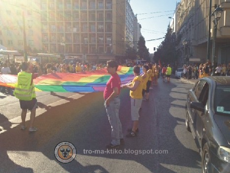 H Αθήνα γέμισε χρώματα και ρυθμό με 2000 τουλάχιστον Gay Priders [photos] - Φωτογραφία 7