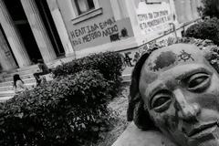 Γίναμε ρόμπες διεθνώς [ΦΩΤΟ]