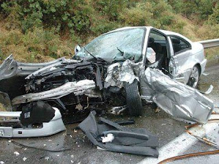 Πελόπιο: Αυτοκίνητο συγκρούστηκε με μπαλιαστικό - Φωτογραφία 1