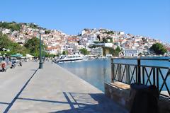 Με αποκλεισμό του λιμανιού της Σκοπέλου απειλούν οι επαγγελματίες ψαράδες της Σκοπέλου αν δεν δοθεί λύση στο πρόβλημα τούς