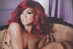 Ολόγυμνη η Rihanna στην Times Square για να μάθουν όσοι λένε ότι έχει double