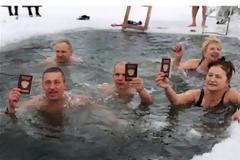 Εν τω μεταξύ στη Ρωσία…