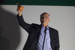 ΔΕΙΤΕ: Πέταξαν νεράτζια στον Απόστολο Κακλαμάνη!