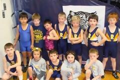 ΔΕΙΤΕ: Σαν τη μύγα μες στο γάλα...