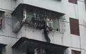 ΣΟΚ: Δίχρονη κρεμάστηκε στο κενό από μπαλκόνι! - Φωτογραφία 2