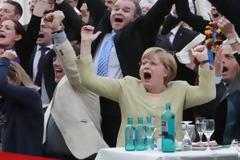 Η Μέρκελ βλέπει Euro με τυριά, σαλάμι και τουρσί