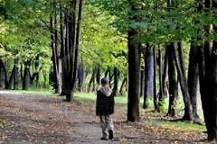 Η πρώτη φωτογραφία του παιδιού που μεγάλωσε στο δάσος!