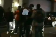 Τραγουδιστές «σφάχτηκαν» με μπουκάλια για την Rihanna!