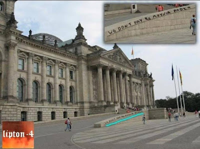 Φοβερό σύνθημα έξω από το γερμανικό κοινοβούλιο - Φωτογραφία 2