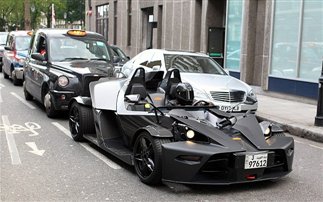ΔΕΙΤΕ: Το… Batmobile στους δρόμους του Λονδίνου - Φωτογραφία 1