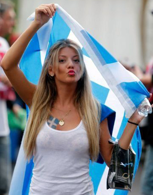 EURO 2012: Η... καυτή μάχη της εξέδρας! - Φωτογραφία 5