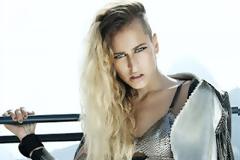 Η ΝΕΑ ΤΑΣΗ ΣΤΑ ΜΑΛΛΙΑ : SKRILLEX