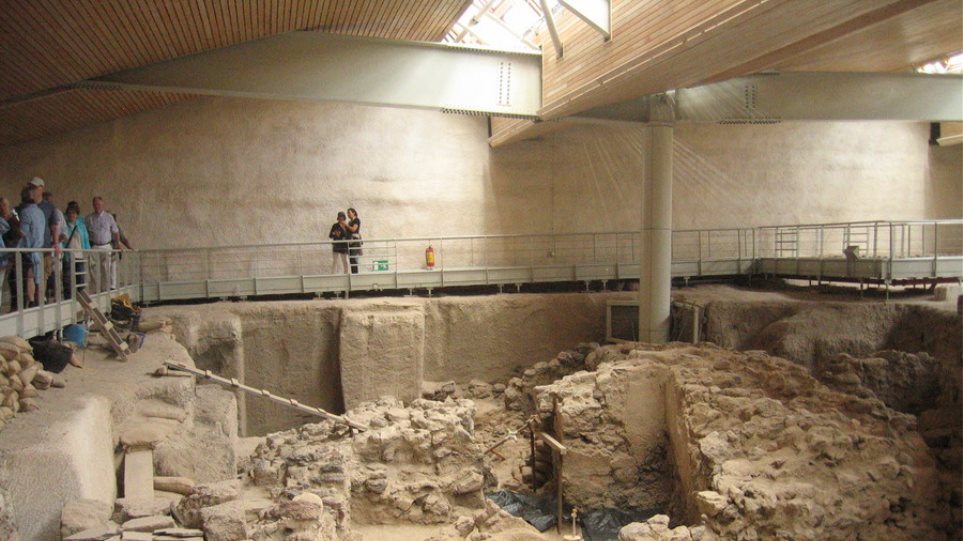 Νέα σπουδαία αρχαιολογικά ευρήματα στο Ακρωτήρι της Σαντορίνης - Φωτογραφία 1