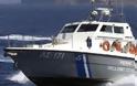 Αλλοδαπός έκλεψε σκάφος από το Μεσολόγγι και παραλίγο να πνιγεί ανοιχτά της Κεφαλλονιάς – Μεγάλη επιχείρηση του Λιμενικού