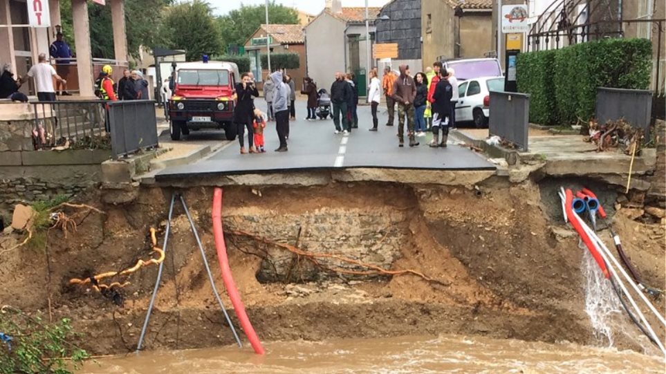 Καταστροφικές πλημμύρες με τουλάχιστον έξι νεκρούς στη νότια Γαλλία - Φωτογραφία 1