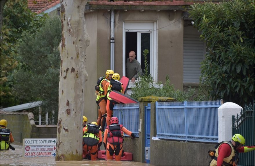 Καταστροφικές πλημμύρες με τουλάχιστον έξι νεκρούς στη νότια Γαλλία - Φωτογραφία 4